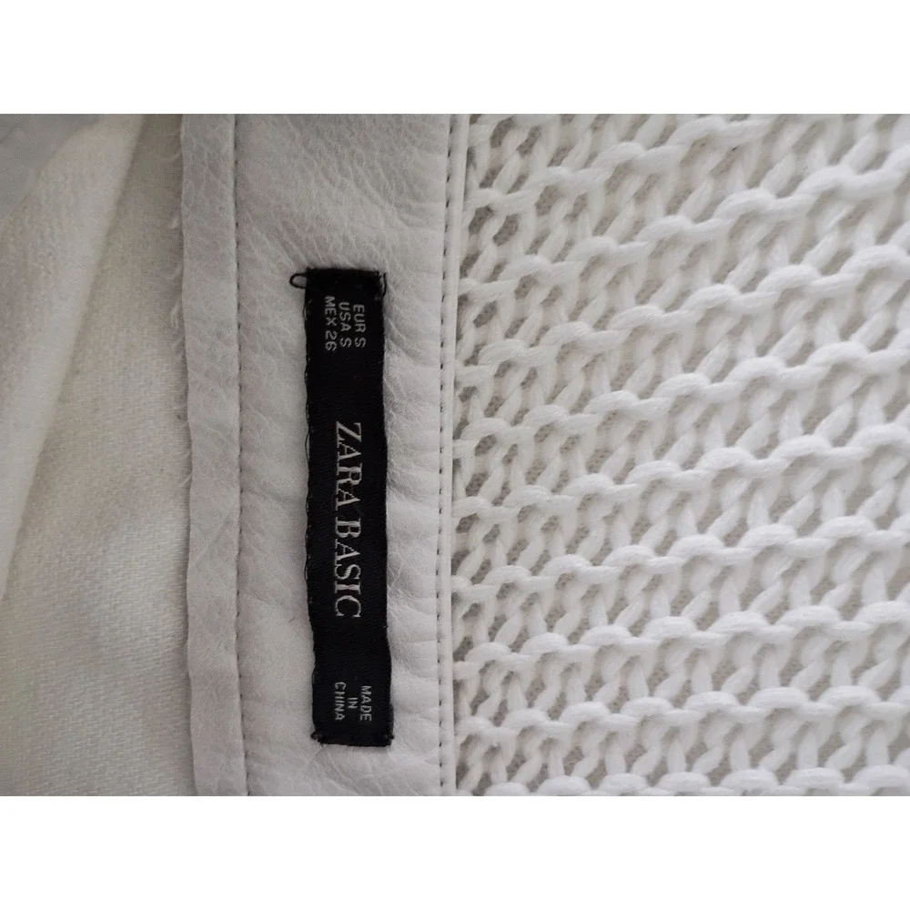 ZARA Cream Faux Leather Mini Skirt Side Zip A-Line Off White Vegan‎ Leather S
